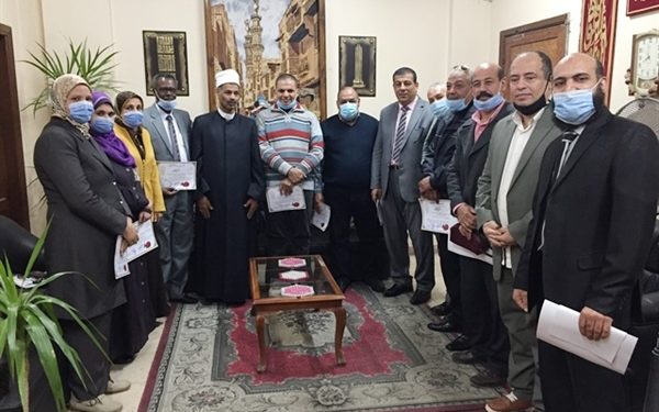 «الإسكندرية الأزهرية» تجتمع بموجهي اللغة الإنجليزية للوقوف على آخر استعدادات الامتحانات