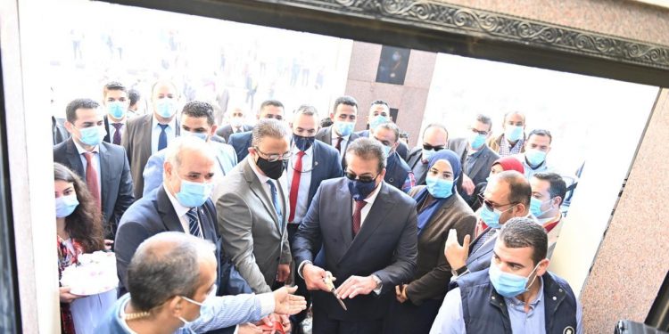 عبدالغفار يفتتح المبنى الجديد لكلية الحاسبات والمعلومات بجامعة الفيوم|صور