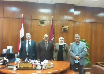 جامعة الفيوم: مشروع التنور المجتمعي في زيارة دعم فني لكلية التربية