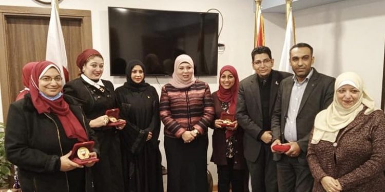 المستشار الثقافي البحريني يبحث مع التعليم العالي زيادة المنح ومشكلات الإقامة