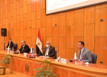 رئيس جامعة أسيوط: الشائعات مرض يحتاج رفع المناعة ومحاربة المرض عن طريق زيادة الوعي