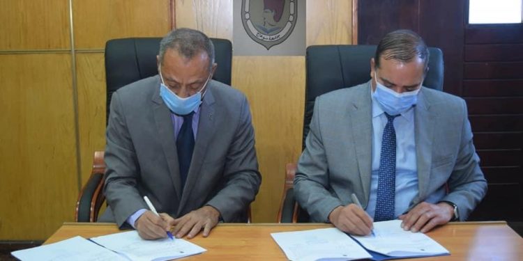 جامعة سوهاج توقع بروتوكول تعاون لتدريب الطلاب والخريجين