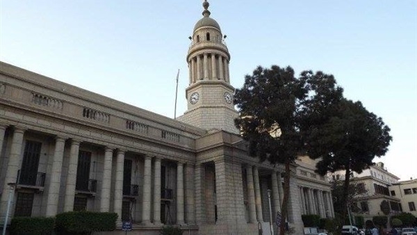 جامعة القاهرة تصدر بيان رسمي بشأن رفض علاج لأحد أساتذتها