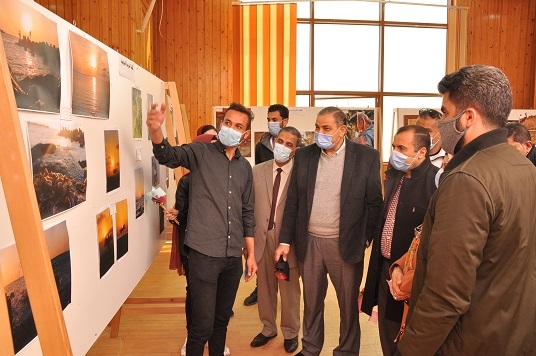 رئيس جامعة كفرالشيخ يفتتح معرض الفنون التشكيلية استعدادًا لـ"إبداع 9"