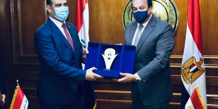 "التعليم العالي" توقع برنامج تنفيذي مع وزير التخطيط العراقي لـ2020/2022