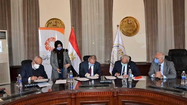 بهدف تأهيل الطلاب وتدريب المعلمين.. التعليم توقع مذكرة تفاهم بين نع مؤسسة "كير الدولية"