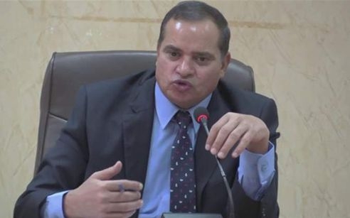 رئيس جامعة سوهاج د احمد عزيز
