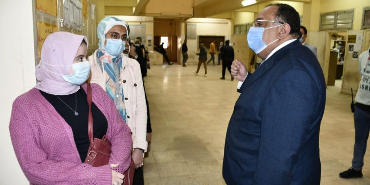 اتحاد الطلاب فوائده كثيرة أهمها إقامة العلاقات مع الناس