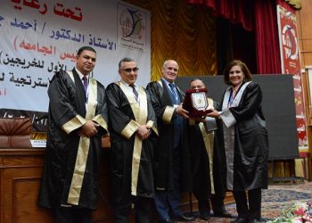 جامعة الفيوم تحتفل بالدفعة الأولى من معهد بحوث دول النيل