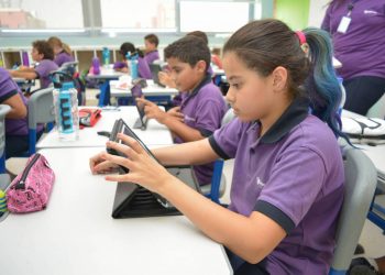 أولياء أمور مصر: منصة حصص مصر لا تحتوي على كل المواد وهذه مطالبنا من الوزارة 