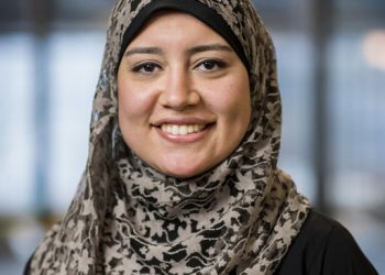 السفارة الأمريكية بالقاهرة تهنئ العالمة المصرية "إلهام فضالي"