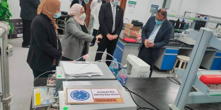 وفد معهد بحوث البترول يزور جامعة السويس