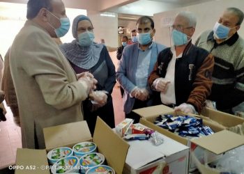 نائب رئيس جامعة الأزهر يتفقد المطعم المركزي بالمدينة الجامعية بأسيوط