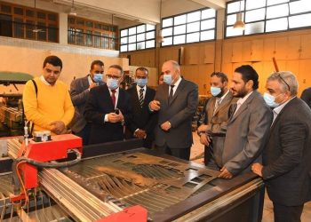 محافظ قنا يزور كلية الهندسة الأزهر بقنا