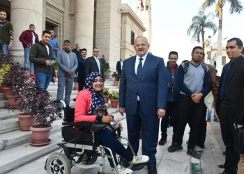  الخشت يهنيء طلاب جامعة القاهرة من القدرات الخاصة بمناسبة اليوم العالمي