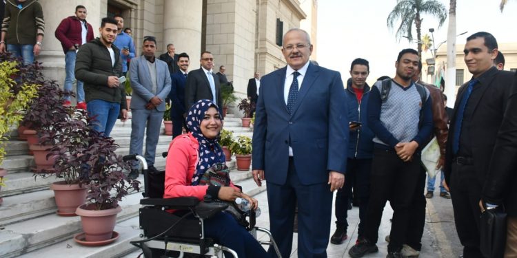  الخشت يهنيء طلاب جامعة القاهرة من القدرات الخاصة بمناسبة اليوم العالمي