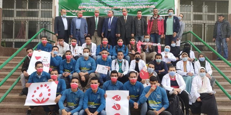 طلاب «صيدلة الأزهر» يطلقون حملة للتوعية بأهمية التبرع بالدم