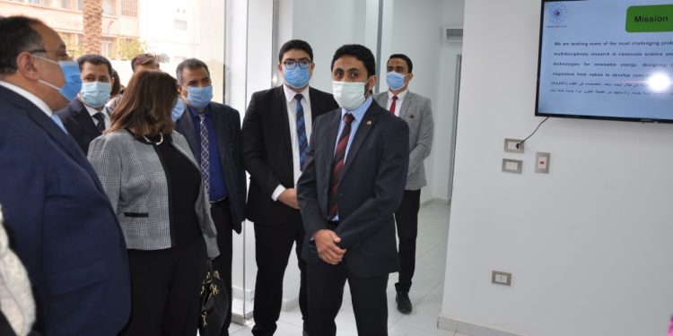 رئيس جامعة حلوان يفتتح معامل ومراكز بكلية الهندسة