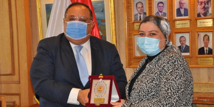 جامعة حلوان تكرم فاطمة الرزاز لتعيينها نائبًا لرئيس المحكمة الدستورية العليا