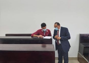 رئيس جامعة بني سويف التكنولوجية يتفقد سير امتحانات الفصل الدراسي الأول