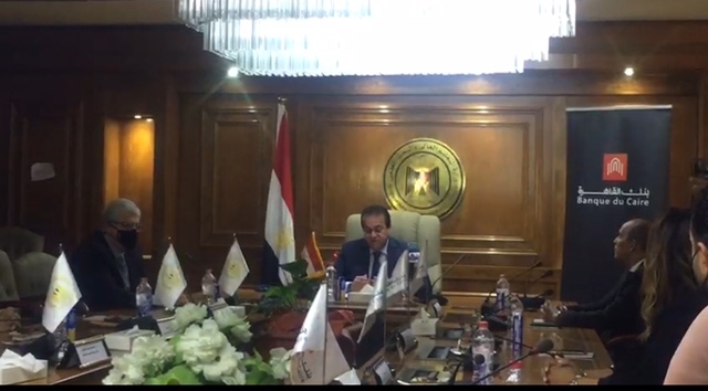 وزير التعليم العالى: 21 مليون جنيه منح من بنك القاهرة للجامعات الأهلية الجديدة