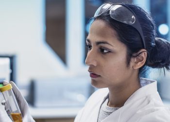 تفاصيل تخرج الدفعة الأولى من البرامج التدريبية لـ كلية طب هارفارد الأمريكية