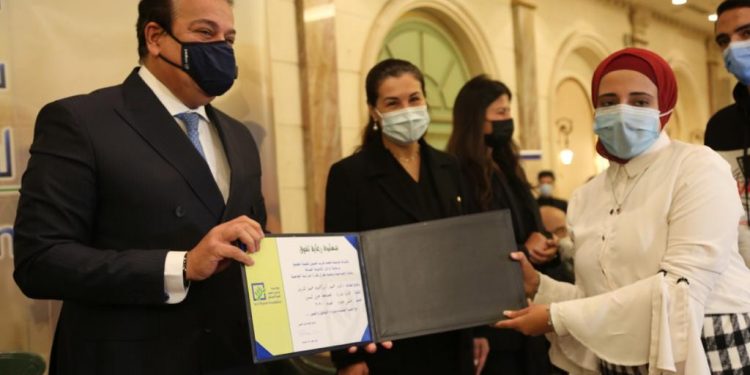 وزير التعليم العالي يشهد احتفال مؤسسة فريد خميس بتكريم أوائل الثانوية العامة