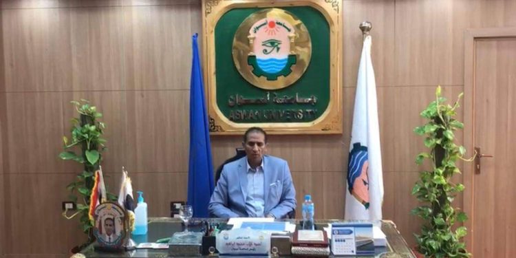 الدكتور أحمد غلاب رئيس جامعة أسوان