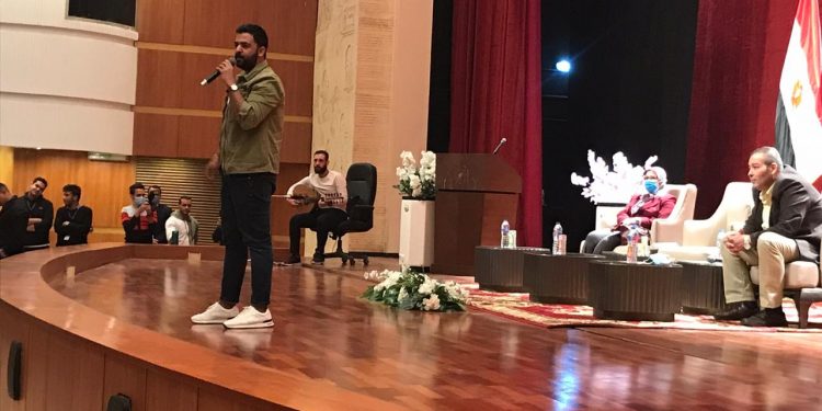 جامعة حلوان تستقبل الشاعر عمرو حسن في ندوة شعرية موسيقية