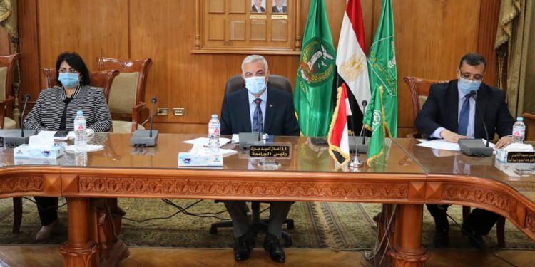 رئيس جامعة المنوفية يتابع أعمال منشآت بمختلف الكليات والوحدات