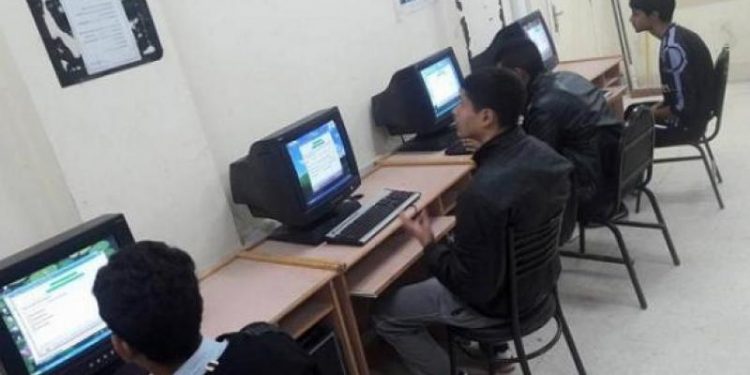 أمهات مصر": مطالبات باستثناء الرسم والكمبيوتر من النجاح والرسوب هذا العام "ملهمش لزمة"