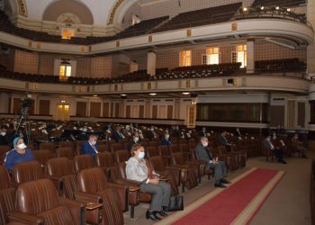 جامعة القاهرة: تجهيز المدن الجامعية بـ 2620 شاشة وأطباق دش