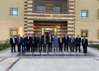 رئيس جامعة الملك سلمان الأهلية يناقش الخطة الاستراتيجية الخمسية مع أمناء الجامعة