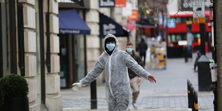 التاريخ يعيد نفسه.. هل ستسير بريطانيا على خطى ووهان الصينية؟