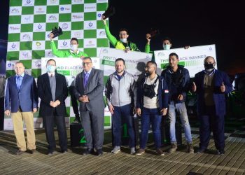 فوز فريق جامعة النيل بالمركز الأول في نهائيات رالي القاهرة الثالث للسيارات