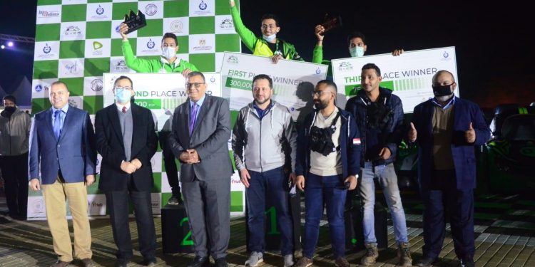 فوز فريق جامعة النيل بالمركز الأول في نهائيات رالي القاهرة الثالث للسيارات