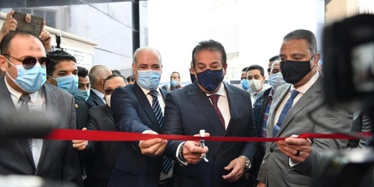 وزير التعليم العالي يفتتح المبنى الجديد لمعهد البحوث لدول حوض النيل بالفيوم