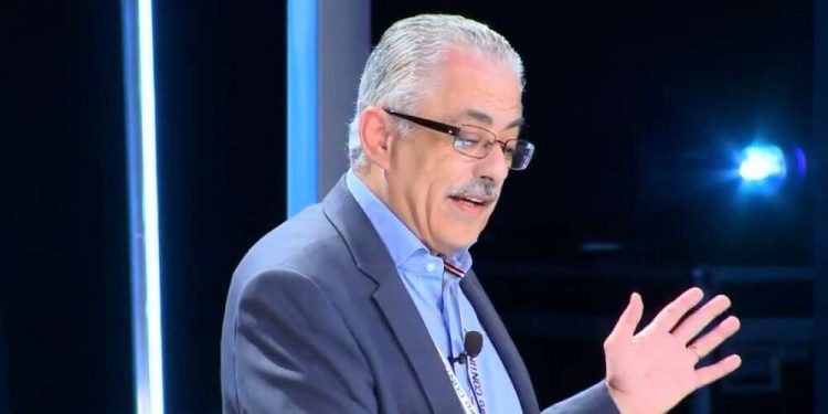 طارق شوقي طلاب الثانوية: "معنديش كتاب مطبوع مش محتاج تحفظ"