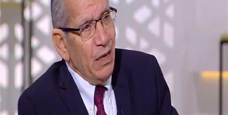 "عندهم تدريبات عملية".. التعليم: لن يتم حذف أي أجزاء من مناهج "الترم الأول"