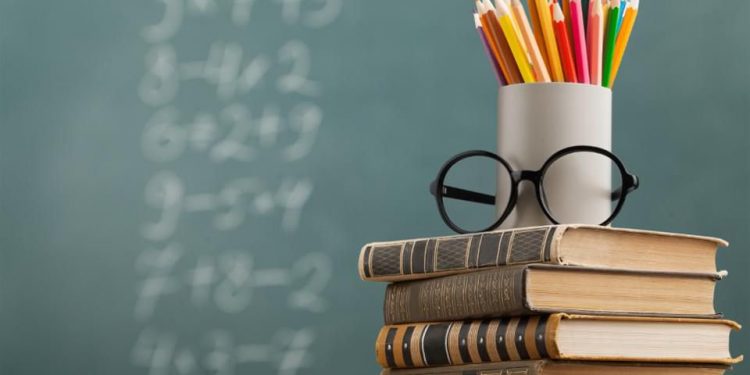 التعليم في 24 ساعة.. 3 محافظات تعلن تعليق الدراسة والجامعات خاصة تستعد للتنسيق الإلكتروني وقرار جديد بلجنة النواب