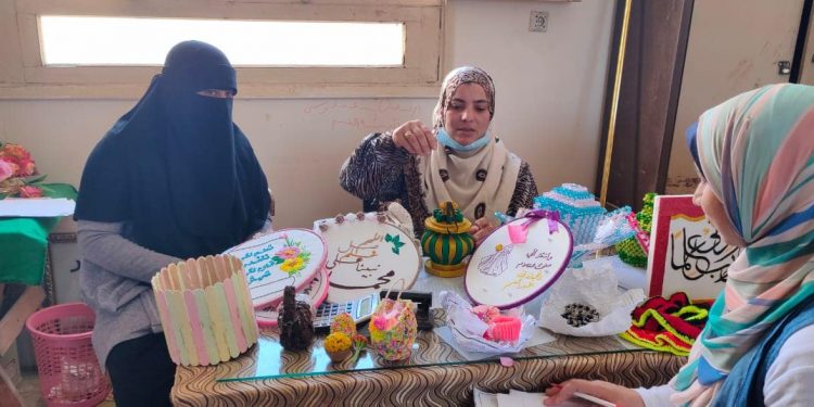 تنظيم مسابقة للطالبات في الأعمال اليدوية وتنس الطاولة بالدراسات الإسلامية والعربية الأزهر بكفر الشيخ