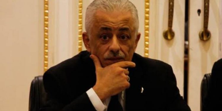 بعد قرارات وزير التربية والتعليم.. هذا موقف المدرسين والعاملين بالمدارس "مستند"