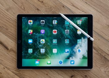 طارق شوق"أمهات مصر" هواتفنا تحولت إلى "مستودع شيتات وملازم" قبل بداية الامتحانات "صور"ي: هذه أفضل المنصات لطلاب الثانوية ويؤكد "الطلاب في عنينا"