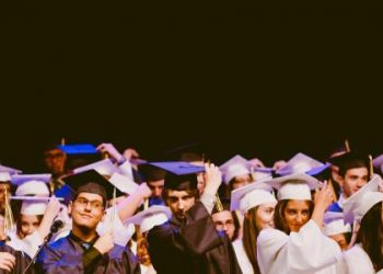 لخريجي الجامعات الخاصة والأجنبية ... إزاى تعادل الشهادة الجامعية ؟