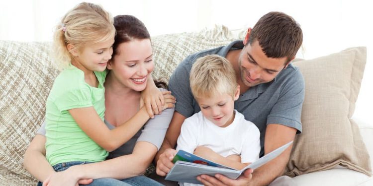 أولياء أمور مصر يجيبون..  تربية البنات أسهل أم الولاد؟