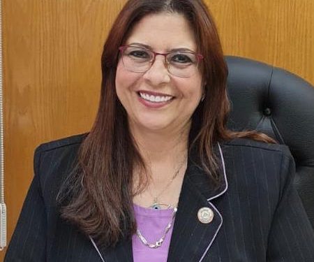 جامعة بنها تهنئ راندا مصطفى لاجتيازها زمالة التعليم الطبي بمعهد الشرق الأوسط