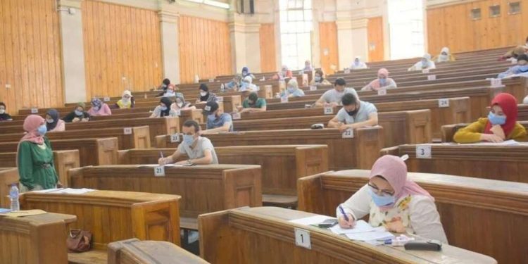 الجامعات تُخطط لشكل الدراسة بالتيرم الثاني.. مصدر يكشف التفاصيل