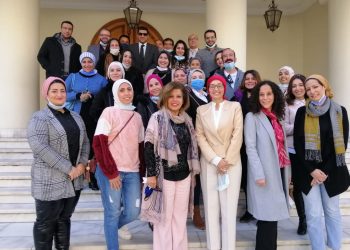 جامعة عين شمس تختتم البرنامج التدريبي الخاص بـ"الإتيكيت"