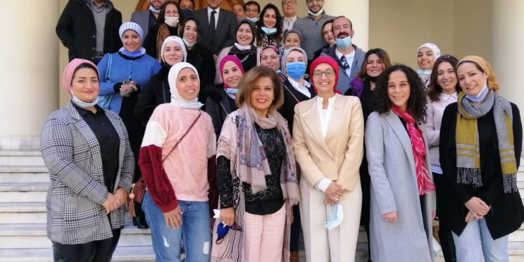 جامعة عين شمس تختتم البرنامج التدريبي الخاص بـ"الإتيكيت"
