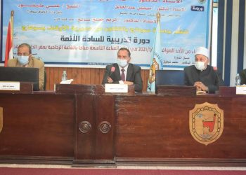 105 إمام وواعظة بوزارة الأوقاف يشاركون في دورة اللغة العربية بجامعة سوهاج